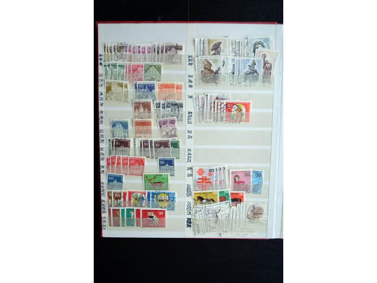 1948/90, postfrische, ungebrauchte und gestempelte Sammlung, in beiden Erhaltungen anscheinend kpl., Schwarz- und Rotaufdruck