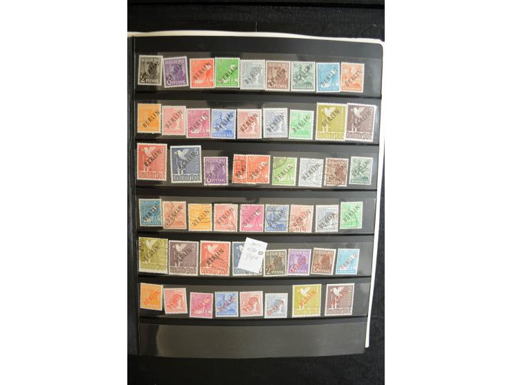 1948/90, postfrische, ungebrauchte und gestempelte Sammlung, in beiden Erhaltungen anscheinend kpl., Schwarz- und Rotaufdruck