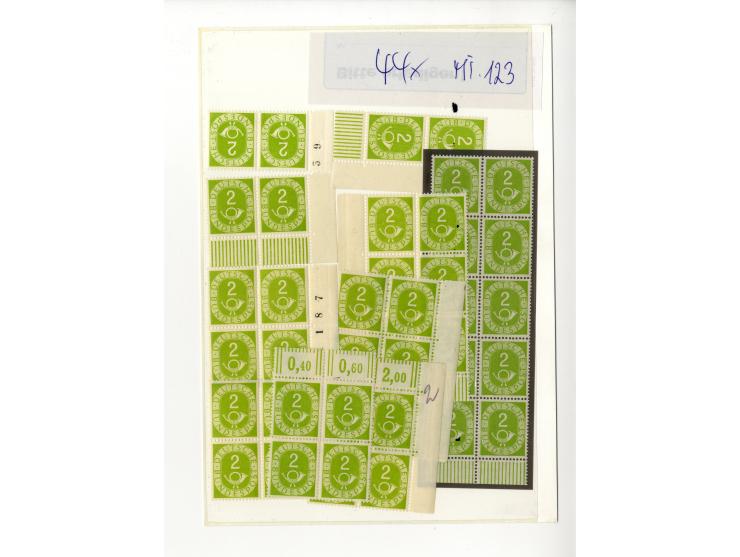 1951, Posthorn, postfrische Partie ex 2-30 Pfg., dabei waagerechte Paare, 4er-Blocks, Randstücke, Druckerzeichen etc. (Mi.-Nr