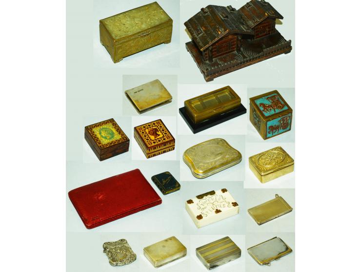 Kleines Konvolut Briefmarkendosen mit insgesamt 27 Briefmarkendosen unterschiedlicher Materialien, dabei Sterling Silber, Bei
