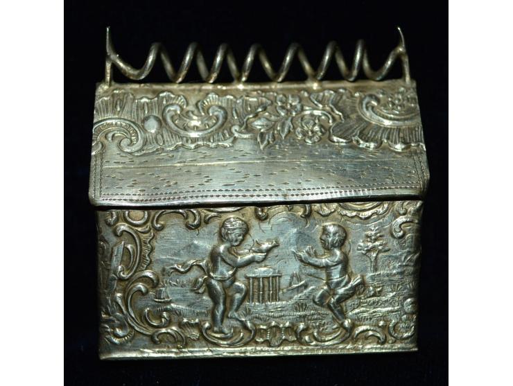 Silberne Briefmarkendose in figuraler Ausführung als Englisches Cottage, Punzmarken möglicherweise von William Moering, um 19