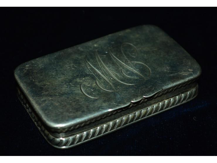 Sterling Silber, Briefmarkendose mit vorderseitiger Gravur "NW", Hersteller M. W. Galt Bro & Co, England, um 1900. Zwei Brief