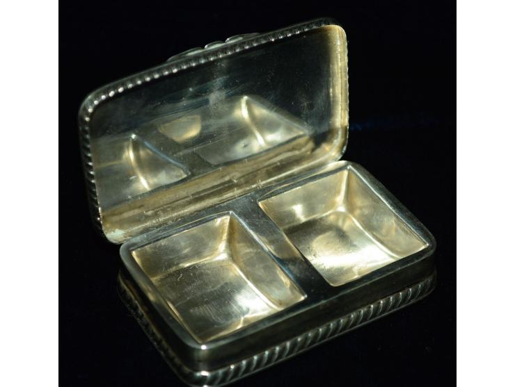 Sterling Silber, Briefmarkendose mit vorderseitiger Gravur "NW", Hersteller M. W. Galt Bro & Co, England, um 1900. Zwei Brief