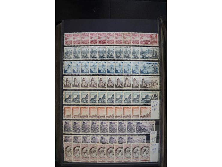 1849/1957 (ca.), Partie in 2 Steckbüchern und auf Blättern, viele gute Werte vor 1945, danach Gummi meist tropisch; interessa