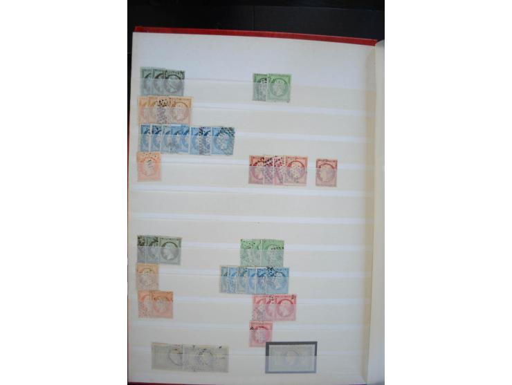 1849/1957 (ca.), Partie in 2 Steckbüchern und auf Blättern, viele gute Werte vor 1945, danach Gummi meist tropisch; interessa