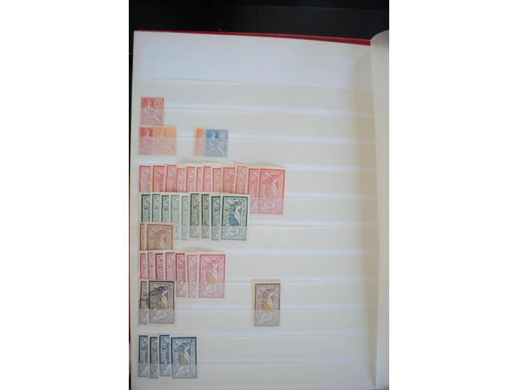 1849/1957 (ca.), Partie in 2 Steckbüchern und auf Blättern, viele gute Werte vor 1945, danach Gummi meist tropisch; interessa