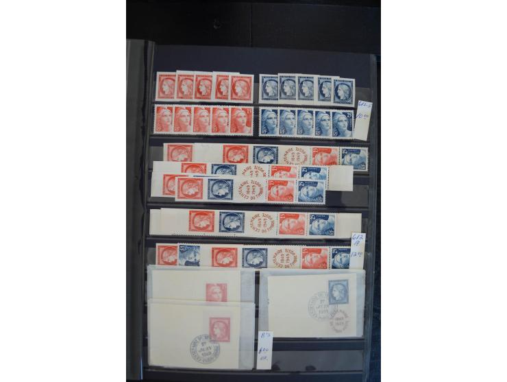 1849/1957 (ca.), Partie in 2 Steckbüchern und auf Blättern, viele gute Werte vor 1945, danach Gummi meist tropisch; interessa