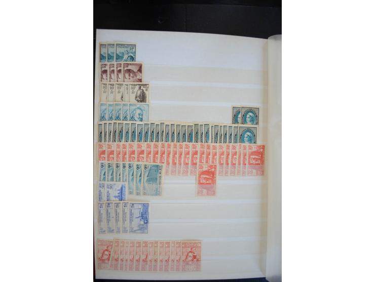 1849/1957 (ca.), Partie in 2 Steckbüchern und auf Blättern, viele gute Werte vor 1945, danach Gummi meist tropisch; interessa