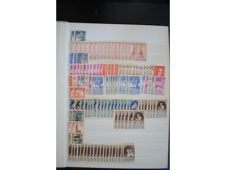 1849/1957 (ca.), Partie in 2 Steckbüchern und auf Blättern, viele gute Werte vor 1945, danach Gummi meist tropisch; interessa