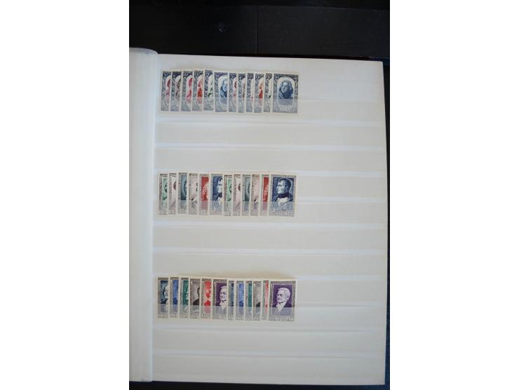 1849/1957 (ca.), Partie in 2 Steckbüchern und auf Blättern, viele gute Werte vor 1945, danach Gummi meist tropisch; interessa