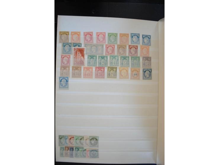 1849/1957 (ca.), Partie in 2 Steckbüchern und auf Blättern, viele gute Werte vor 1945, danach Gummi meist tropisch; interessa