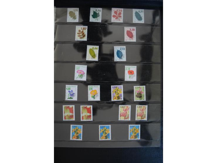 1849/1957 (ca.), Partie in 2 Steckbüchern und auf Blättern, viele gute Werte vor 1945, danach Gummi meist tropisch; interessa
