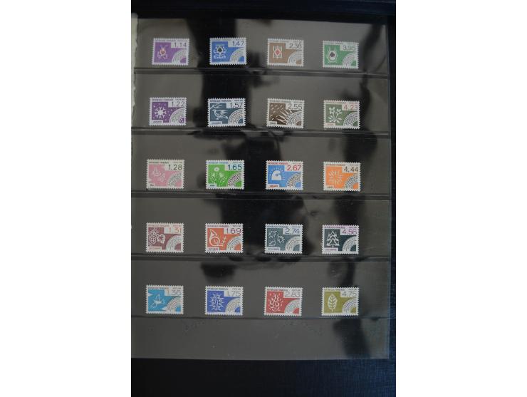 1849/1957 (ca.), Partie in 2 Steckbüchern und auf Blättern, viele gute Werte vor 1945, danach Gummi meist tropisch; interessa