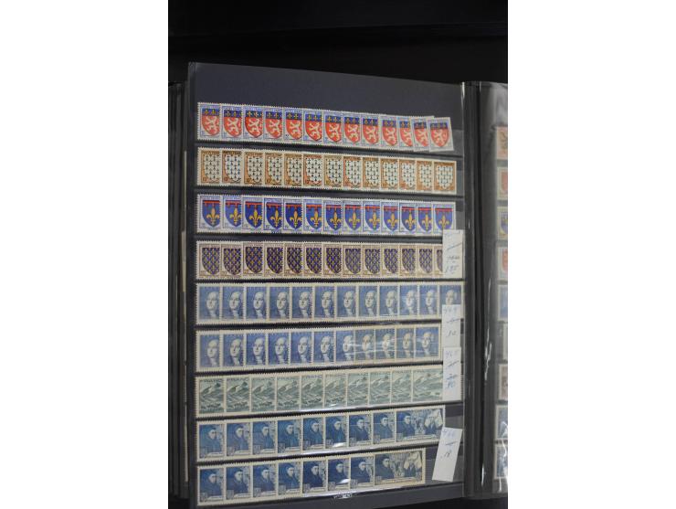 1849/1942, ungebrauchte und postfrische Partie mit vielen besseren Werten, dabei Mi.-Nr. 99, 152(2), Block 2, 239(2), 242(8) 