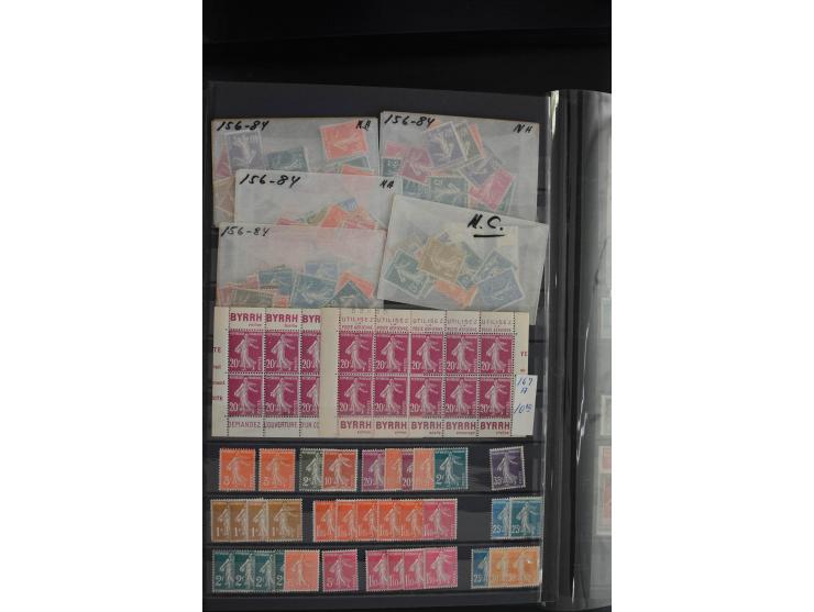 1849/1942, ungebrauchte und postfrische Partie mit vielen besseren Werten, dabei Mi.-Nr. 99, 152(2), Block 2, 239(2), 242(8) 