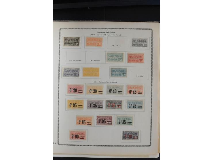 1894/1945, ungebrauchte und gestempelte Partie mit schönem Teil Postpaketmarken, ein kleiner Teil Vorrausentwertungen, einige