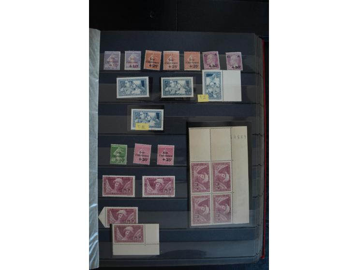 1900/39, sehr hochwertige ungebrauchte und postfrische Lagerpartie, teils in Einheiten, außerdem GC-Papiere, Druckdaten und w