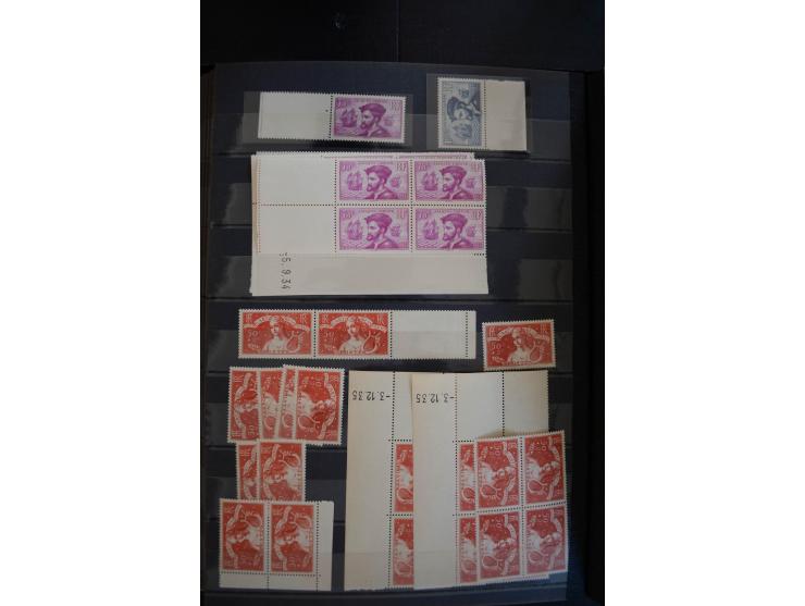 1900/39, sehr hochwertige ungebrauchte und postfrische Lagerpartie, teils in Einheiten, außerdem GC-Papiere, Druckdaten und w