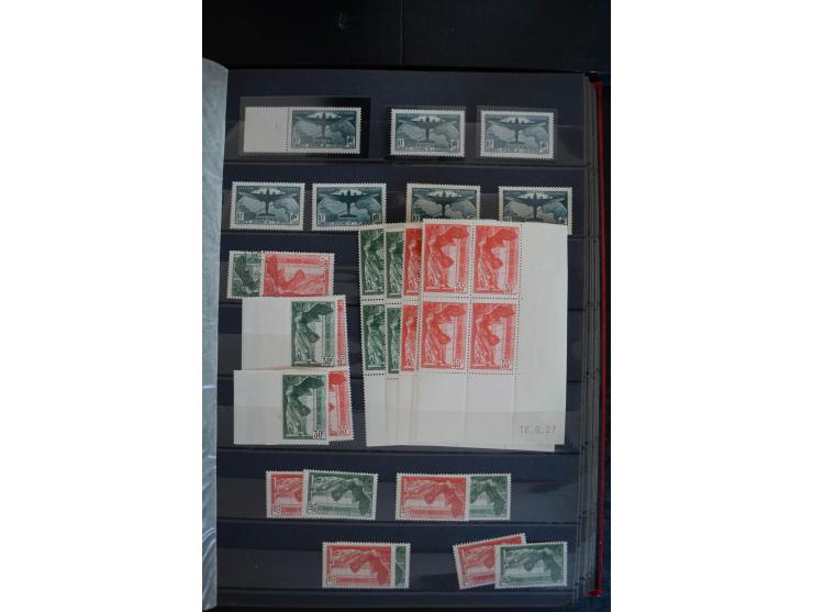 1900/39, sehr hochwertige ungebrauchte und postfrische Lagerpartie, teils in Einheiten, außerdem GC-Papiere, Druckdaten und w