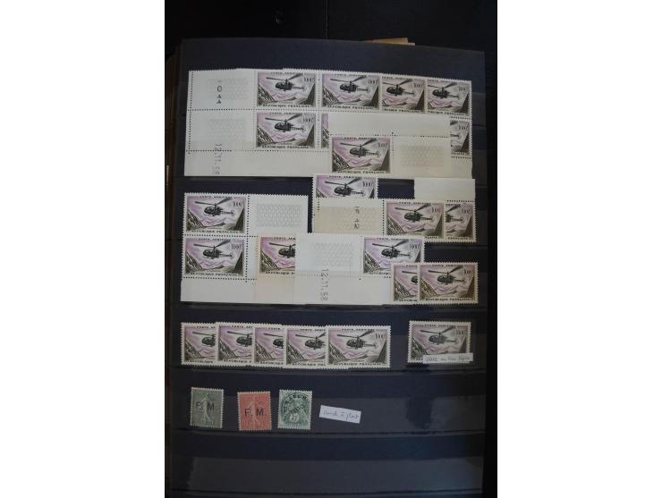 1900/39, sehr hochwertige ungebrauchte und postfrische Lagerpartie, teils in Einheiten, außerdem GC-Papiere, Druckdaten und w