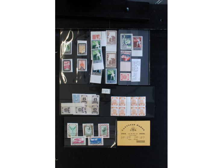1919/33, kleine ungebrauchte/postfrische und gestempelte Partie, dabei Mi.-Nr. 1 im Bogen O17, Mi.-Nr. 94 im 18 Streifen mit 