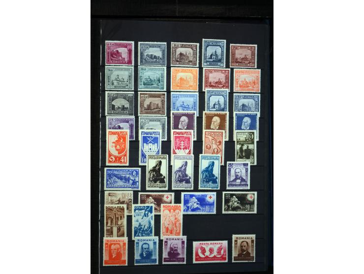 1858/1959, umfangreicher Bestand mit vielen kpl. Ausgaben im dicken Steckkbuch, am Anfang meist ungebraucht und gestempelt in