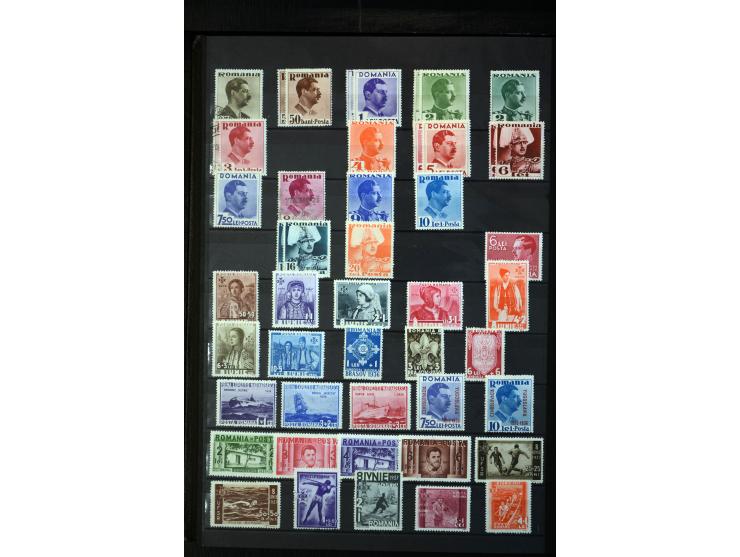 1858/1959, umfangreicher Bestand mit vielen kpl. Ausgaben im dicken Steckkbuch, am Anfang meist ungebraucht und gestempelt in