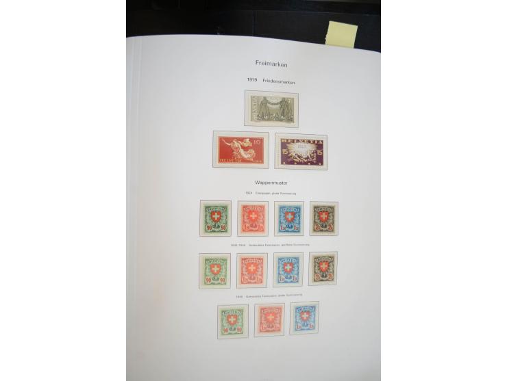 1843/1999, in den Hauptnummern überkomplette und teils spezialisierte Sammlung, in 3 in Ziegenleder gebundenen, individuellen
