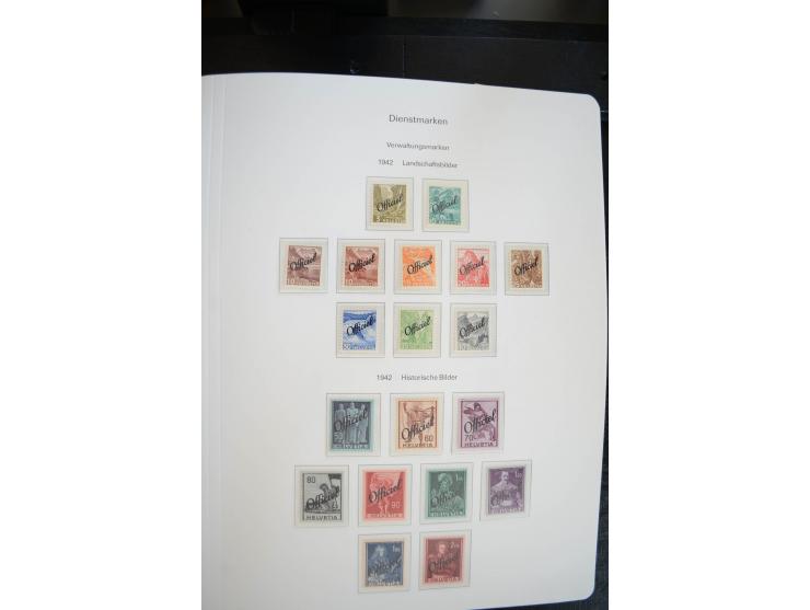 1843/1999, in den Hauptnummern überkomplette und teils spezialisierte Sammlung, in 3 in Ziegenleder gebundenen, individuellen