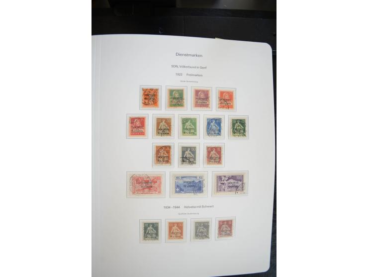 1843/1999, in den Hauptnummern überkomplette und teils spezialisierte Sammlung, in 3 in Ziegenleder gebundenen, individuellen