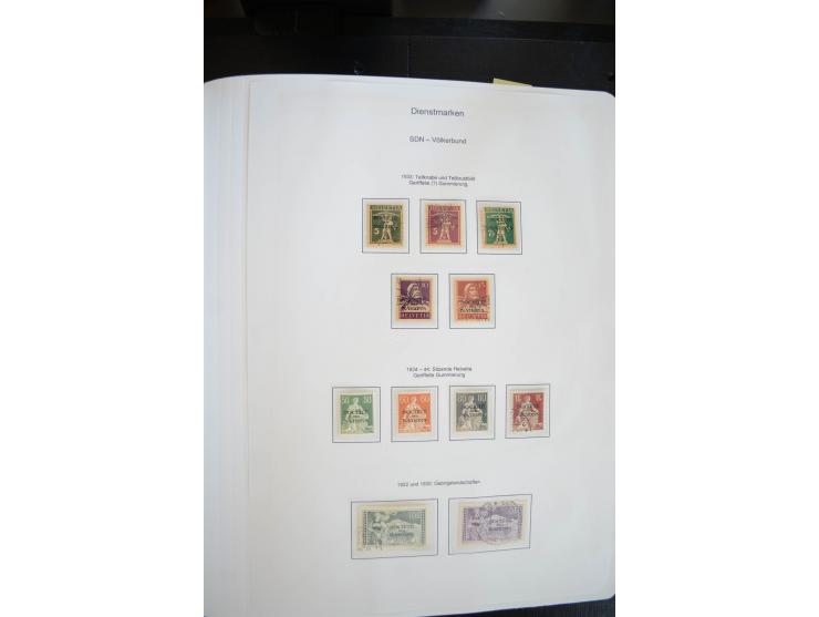 1843/1999, in den Hauptnummern überkomplette und teils spezialisierte Sammlung, in 3 in Ziegenleder gebundenen, individuellen