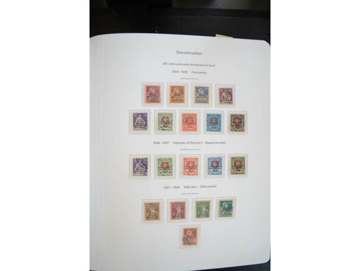 1843/1999, in den Hauptnummern überkomplette und teils spezialisierte Sammlung, in 3 in Ziegenleder gebundenen, individuellen