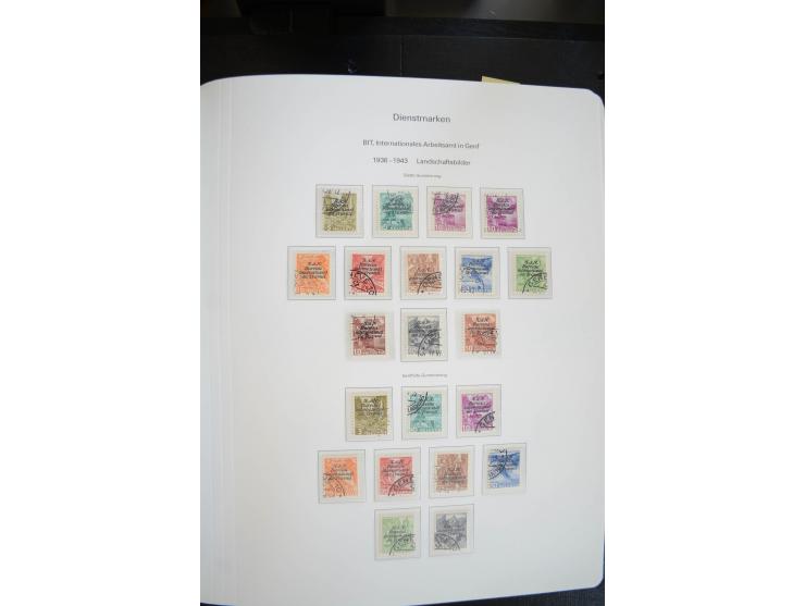 1843/1999, in den Hauptnummern überkomplette und teils spezialisierte Sammlung, in 3 in Ziegenleder gebundenen, individuellen