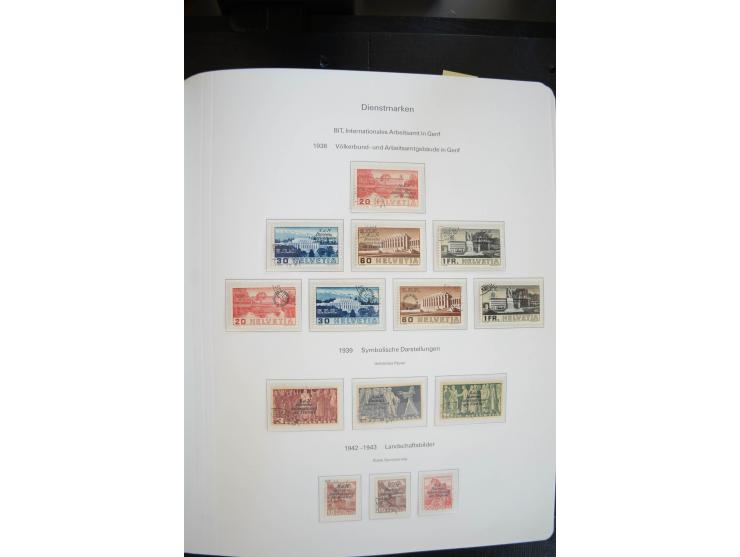 1843/1999, in den Hauptnummern überkomplette und teils spezialisierte Sammlung, in 3 in Ziegenleder gebundenen, individuellen