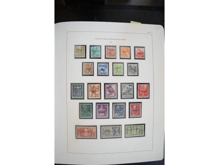 1843/1999, in den Hauptnummern überkomplette und teils spezialisierte Sammlung, in 3 in Ziegenleder gebundenen, individuellen