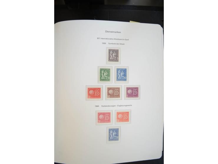 1843/1999, in den Hauptnummern überkomplette und teils spezialisierte Sammlung, in 3 in Ziegenleder gebundenen, individuellen