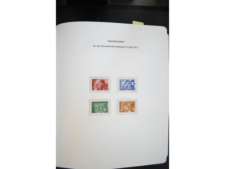 1843/1999, in den Hauptnummern überkomplette und teils spezialisierte Sammlung, in 3 in Ziegenleder gebundenen, individuellen