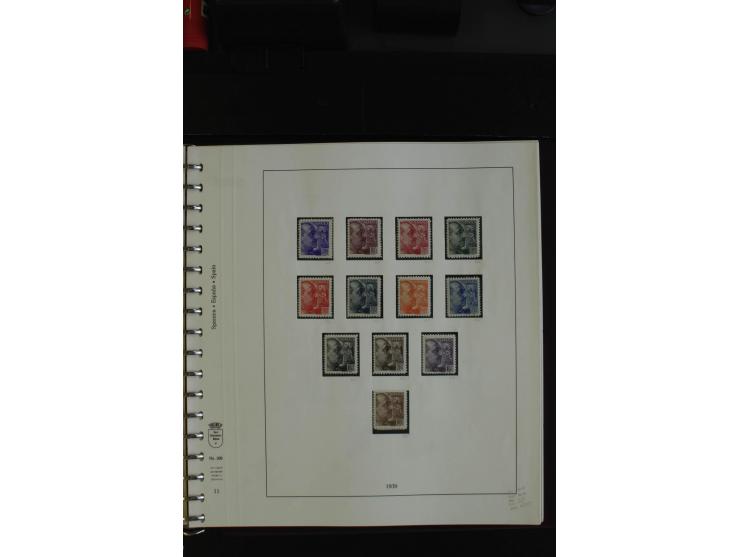 1930/77, postfrische Sammlung mit u.a. Mi.-Nr. 807-10, 828-39, 859-73, 874-83, 948-49, 975-82 (gestempelt), Bl.7-8A+B, 9A+B, 