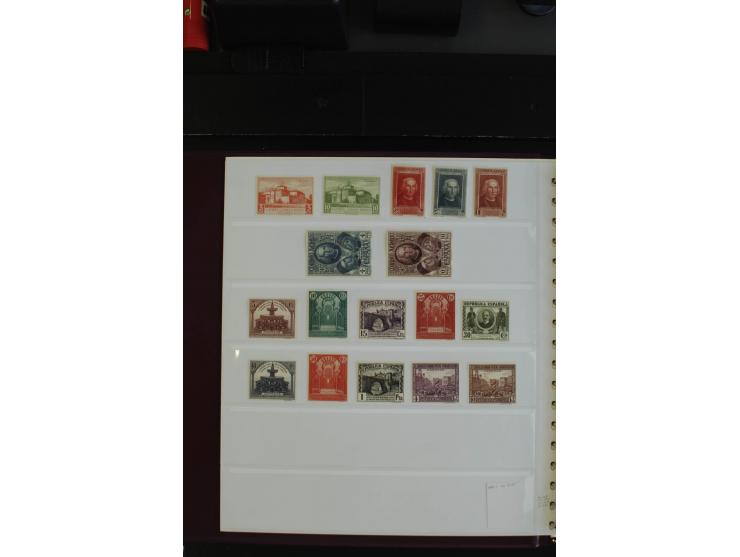 1930/77, postfrische Sammlung mit u.a. Mi.-Nr. 807-10, 828-39, 859-73, 874-83, 948-49, 975-82 (gestempelt), Bl.7-8A+B, 9A+B, 