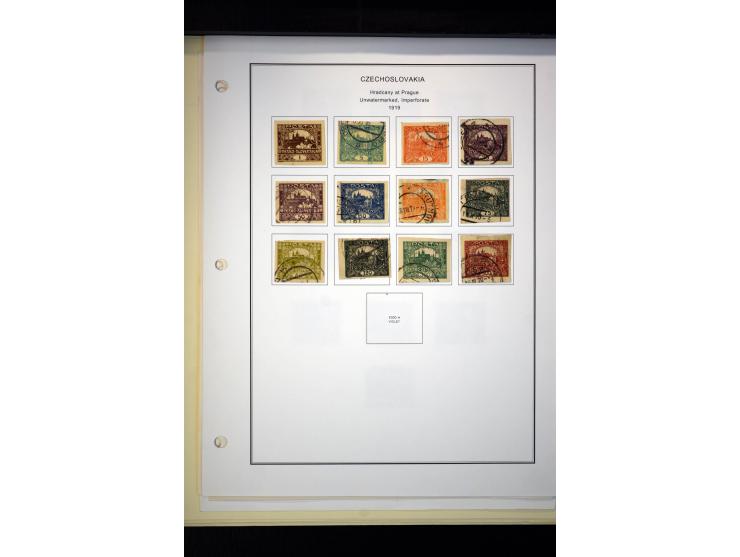 1918/38, interessante ungebrauchte/postfrische und gestempelte Sammlung mit einigen Briefen, spezialisiert nach Zähnungen, Fa