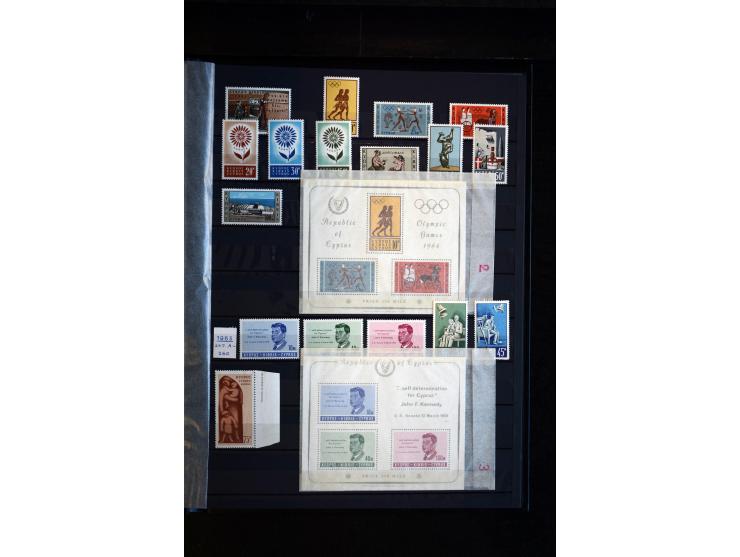 1921/62, ungebrauchte und meist postfrische Sammlung mit u.a. Mi. 69-83, 86-101 und 108-17