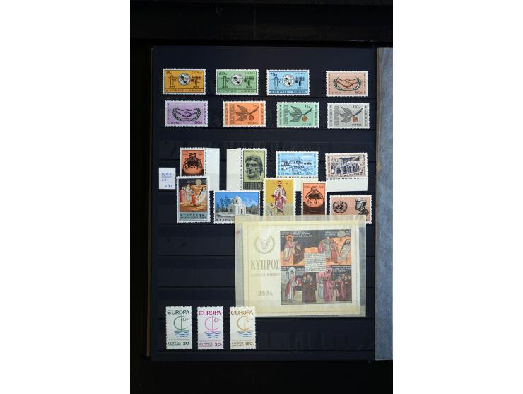 1921/62, ungebrauchte und meist postfrische Sammlung mit u.a. Mi. 69-83, 86-101 und 108-17
