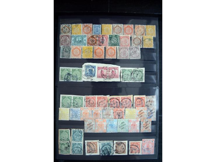 1885/1940 (ca.), ungebrauchter und gestempelter Bestand, dabei Lokalausgaben, Gebiete, etwas Japan und Korea, auf Steckkarten