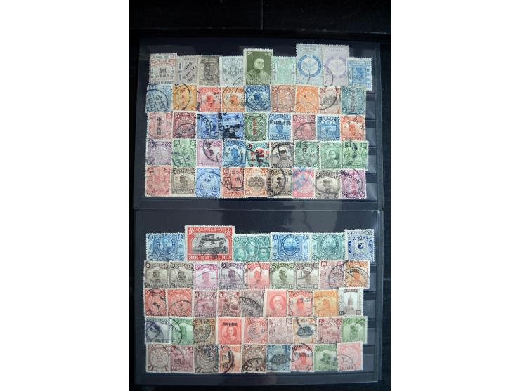 1885/1940 (ca.), ungebrauchter und gestempelter Bestand, dabei Lokalausgaben, Gebiete, etwas Japan und Korea, auf Steckkarten