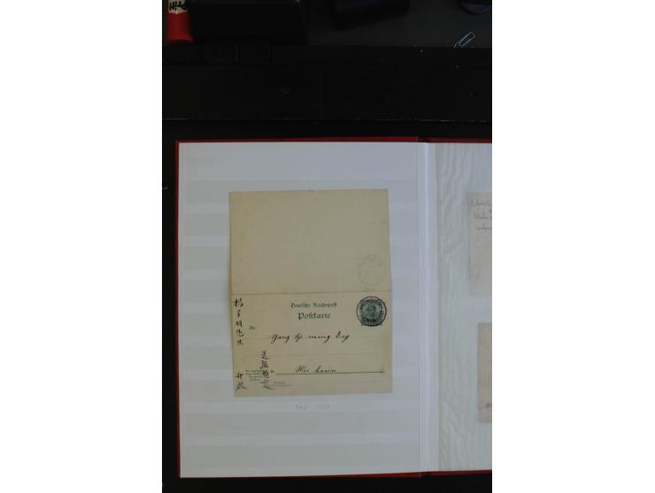 1901/43, 26 Briefe, Karten und Ganzsachen mit viel DP China und Kiautschou mit diversen Stempeln, Ansichtskarten und Feldpost