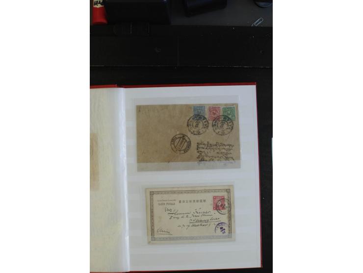 1901/43, 26 Briefe, Karten und Ganzsachen mit viel DP China und Kiautschou mit diversen Stempeln, Ansichtskarten und Feldpost