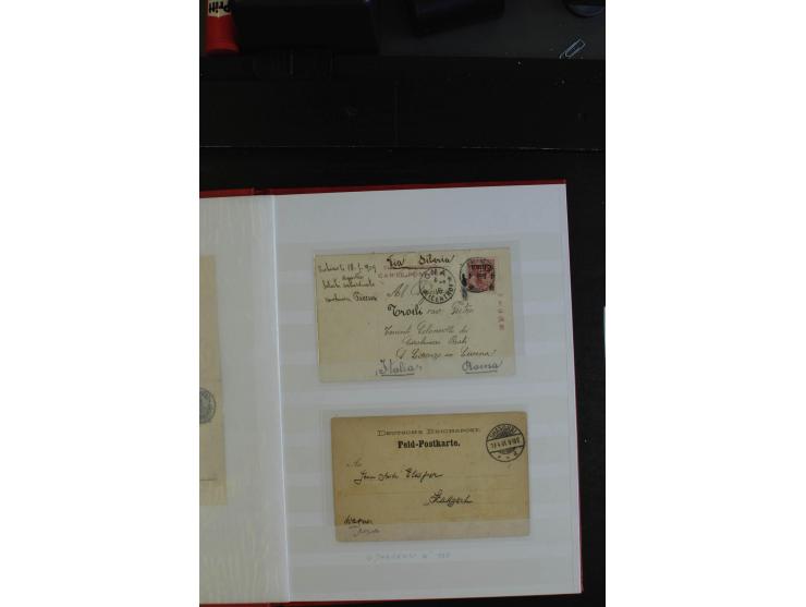 1901/43, 26 Briefe, Karten und Ganzsachen mit viel DP China und Kiautschou mit diversen Stempeln, Ansichtskarten und Feldpost