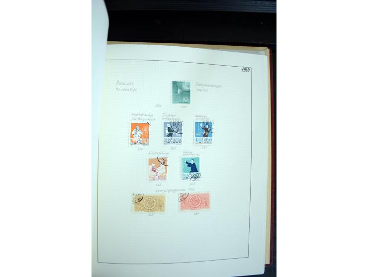 1949/82, postfrische und gestempelte Sammlung mit vielen besseren und kpl. Ausgaben, Blocks und Besonderheiten, dabei u.a. po