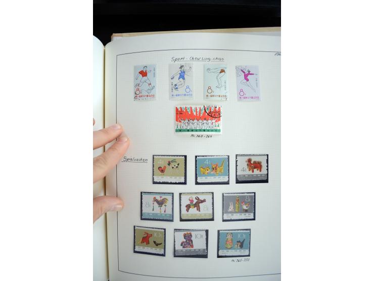 1949/82, postfrische und gestempelte Sammlung mit vielen besseren und kpl. Ausgaben, Blocks und Besonderheiten, dabei u.a. po