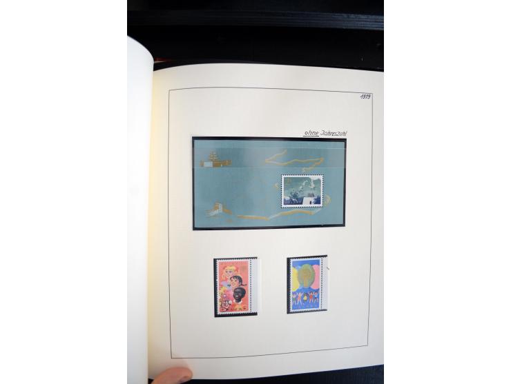 1949/82, postfrische und gestempelte Sammlung mit vielen besseren und kpl. Ausgaben, Blocks und Besonderheiten, dabei u.a. po